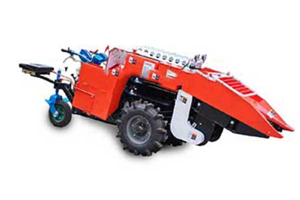 小型玉米收获拖拉机