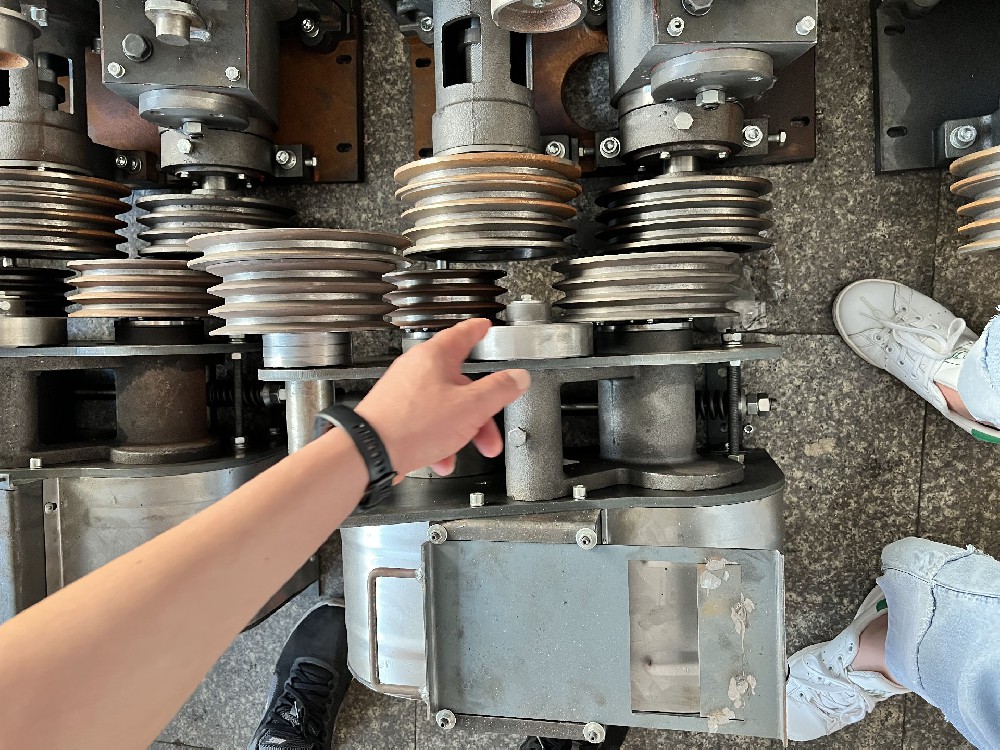 传统碾米与现代碾米的比较